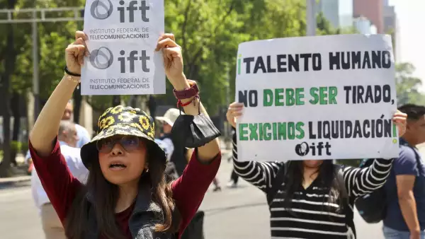Extrabajadores del IFT acusan a la CRT de frenar liquidación de 50 mdp pese a fondo disponible