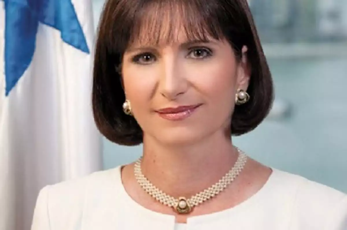 Marta Linares