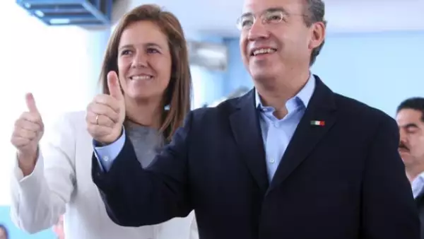 Tras emitir su voto para elegir jefe delegacional y diputados federales y a la Asamblea Legislativa del Distrito Federal, el presidente Felipe Calderón definió este domingo de elecciones como el día de los ciudadanos.