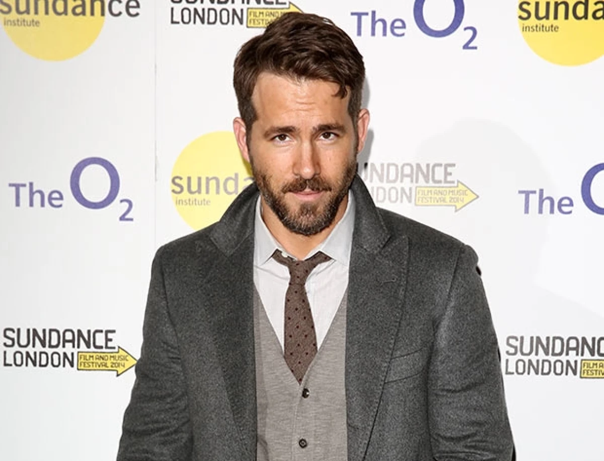 Ryan Reynolds espera su primer bebé al lado de su esposa Blake Lively.