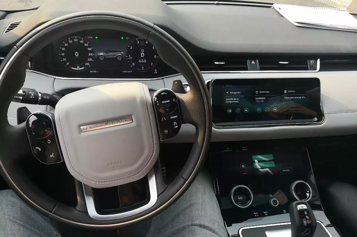 Evoque interior.jpg