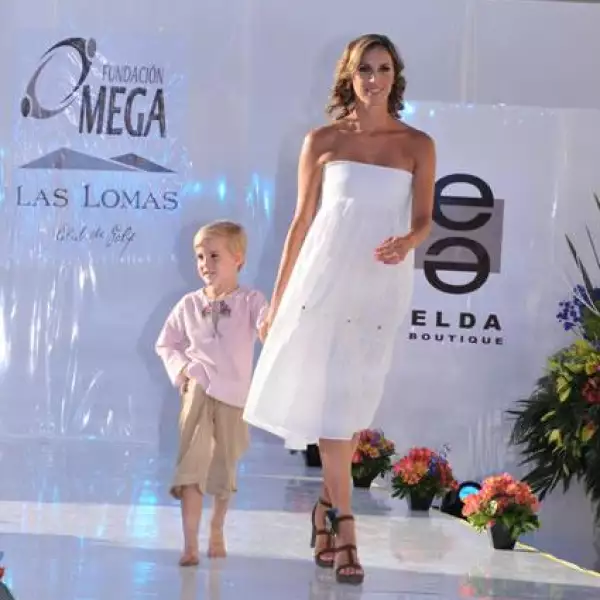 Desfile Elda Watanabe