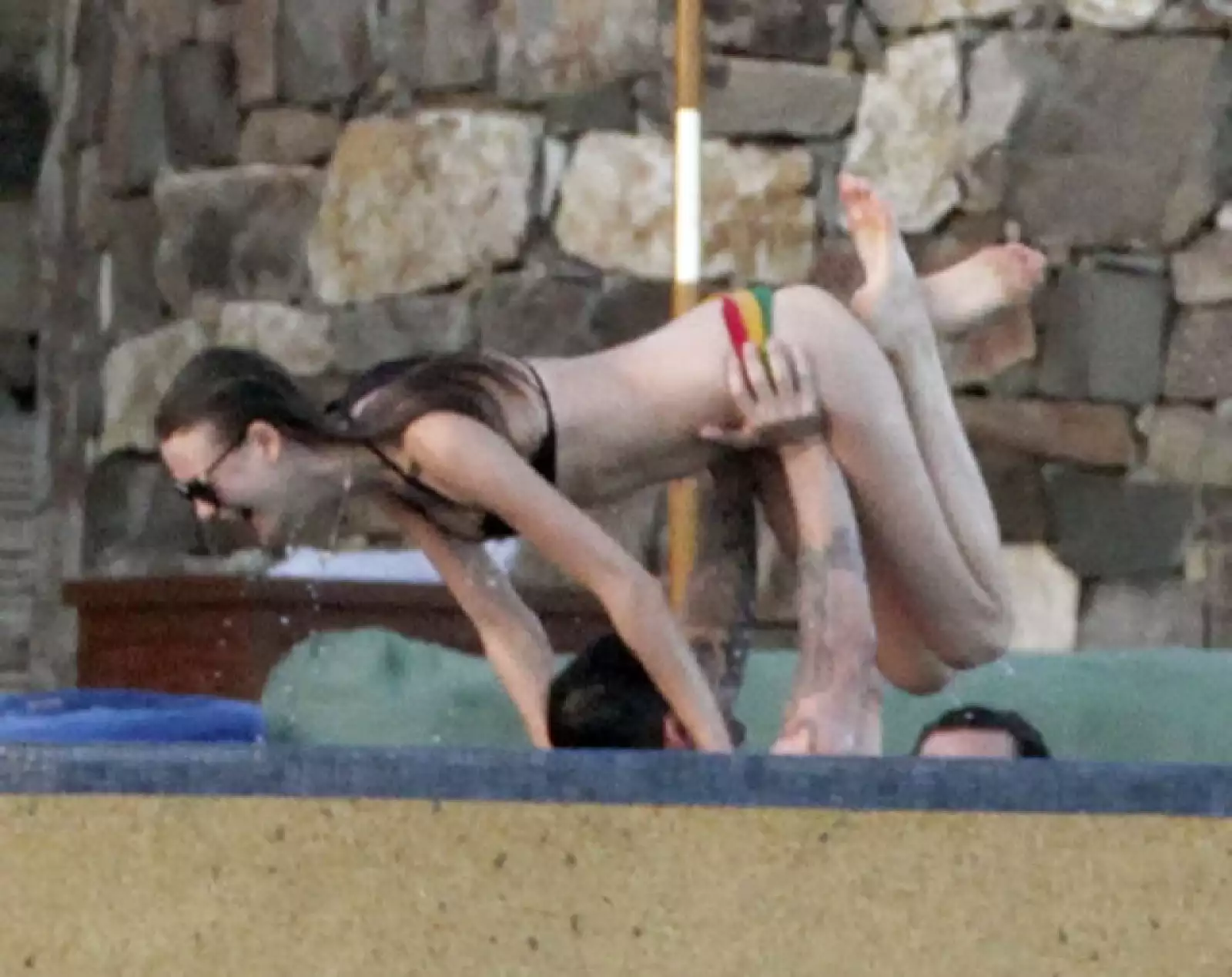 Behati y Adam disfrutaron de la comida local, además de pasar tiempo de calidad en la piscina.