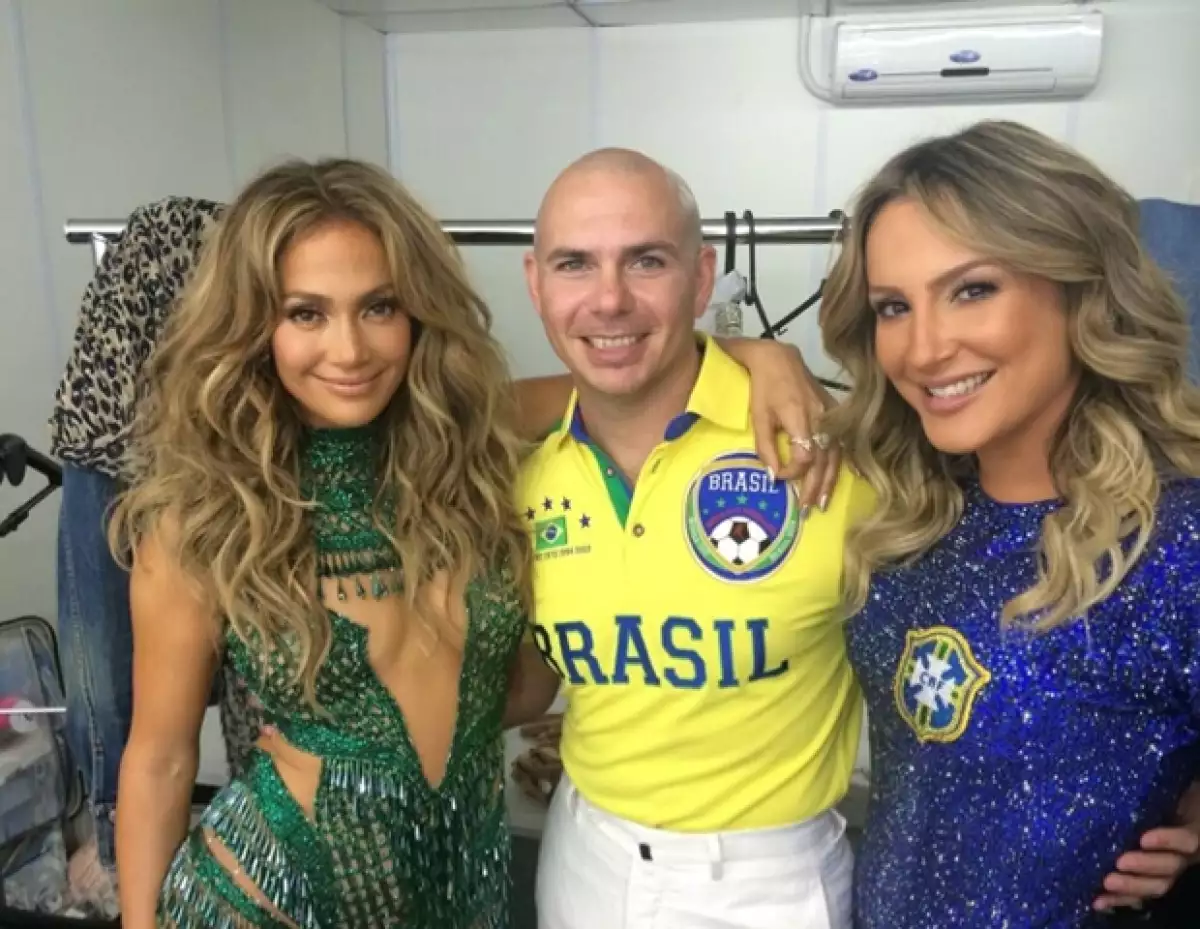 Los tres artistas que engalanaron el show inaugural.