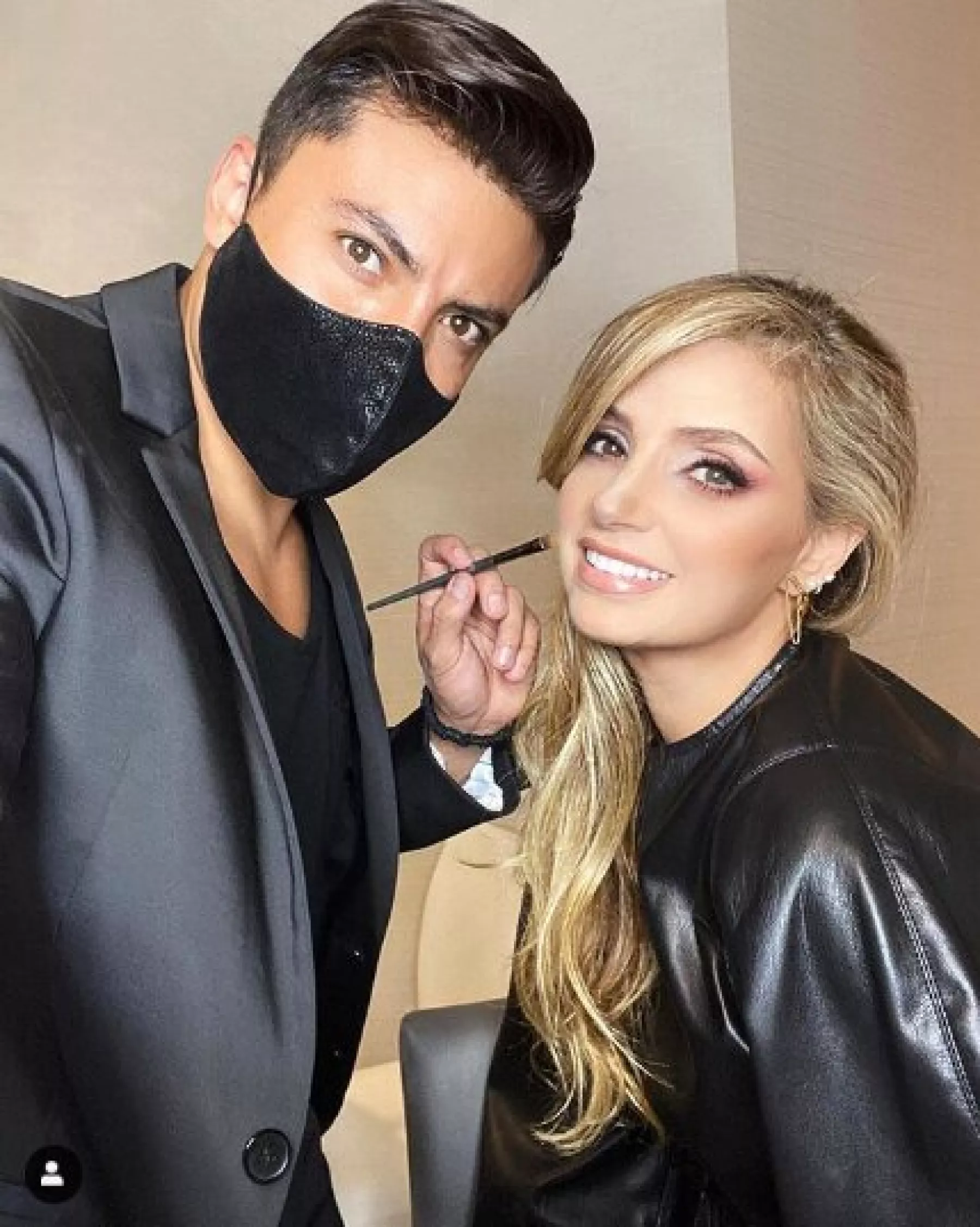 Víctor Guadarrama y Angélica Rivera.