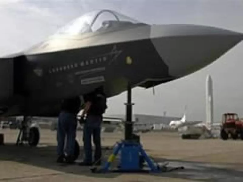 El programa del Pentágono busca reemplazar los aviones caza y de combate ligero. (Foto: Reuters)