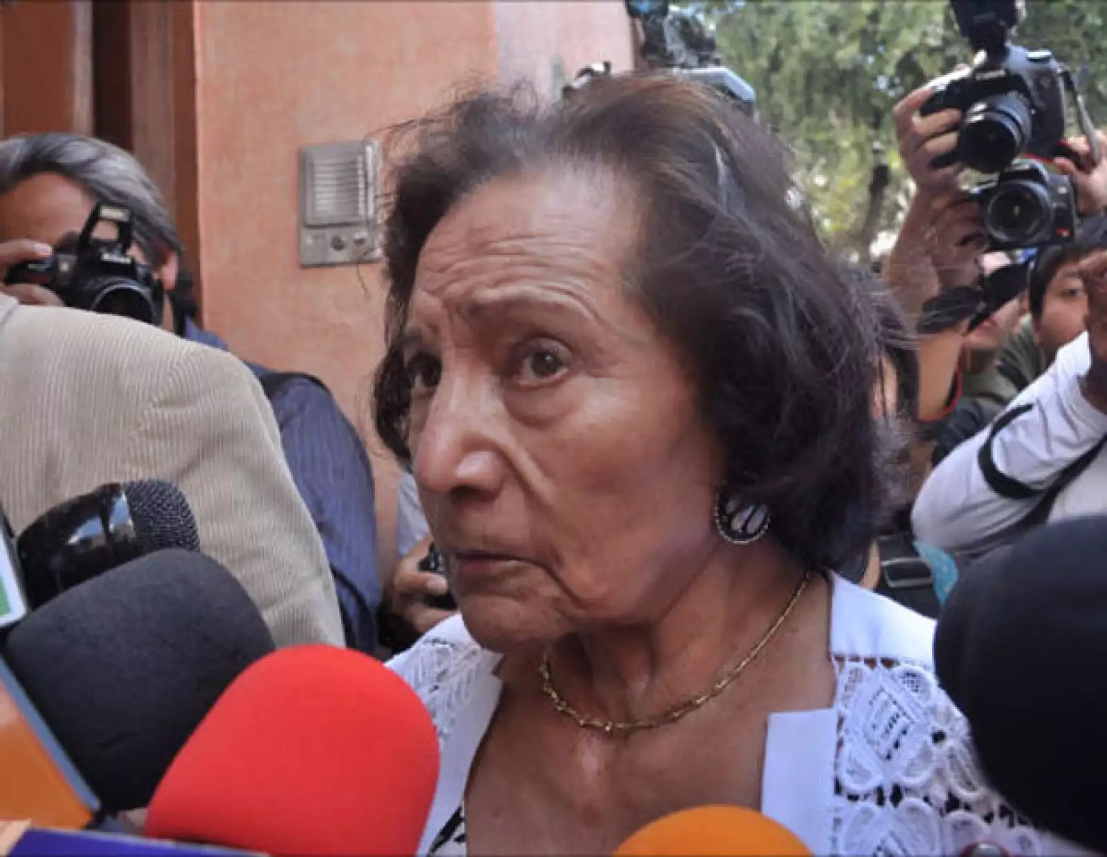 Ifigenia Martínez se mostró consternada por la muerte de Miguel de La Madrid.