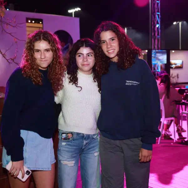Ana Paula Acuña, Lía Tirado y Emma Pérez 