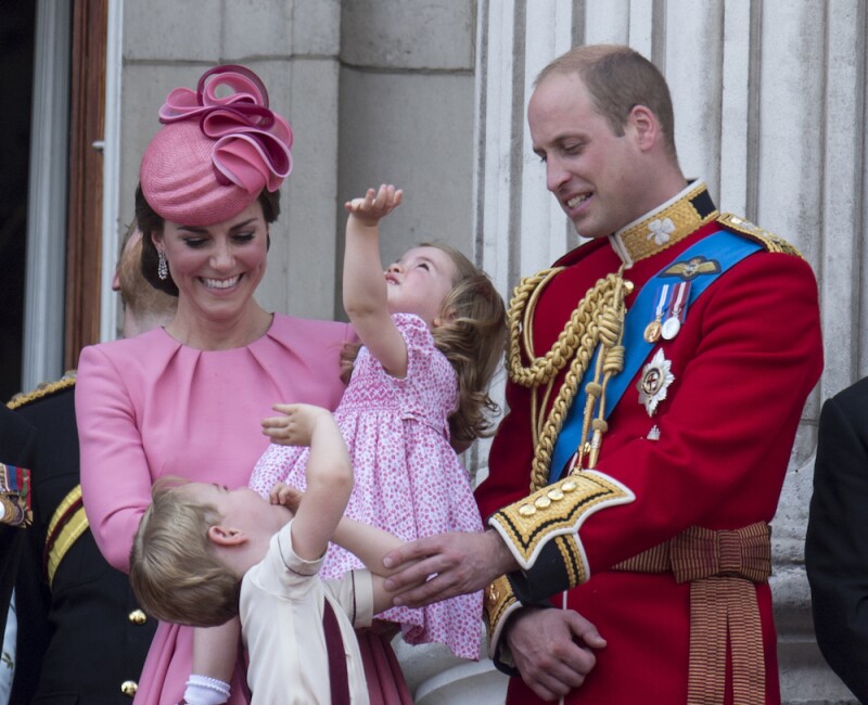 Kate Middleton, príncipe William, Charlotte y George.