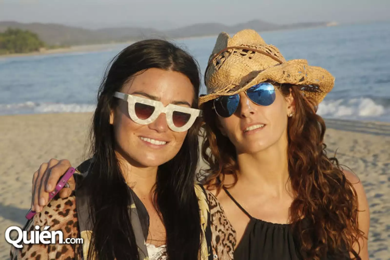 Victoria Alexander,Paola Saad