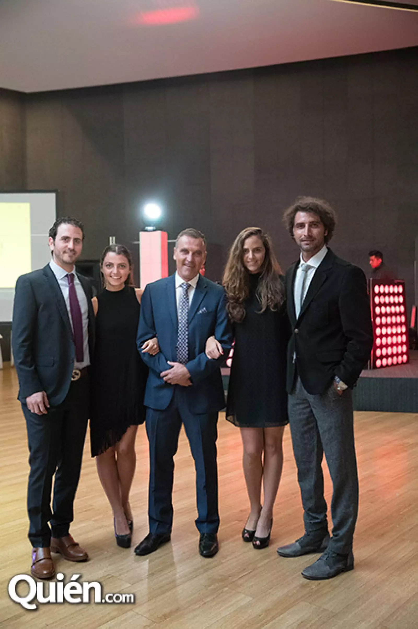 Jonathan, Paola, Daniel, Tania y Alan Salomón