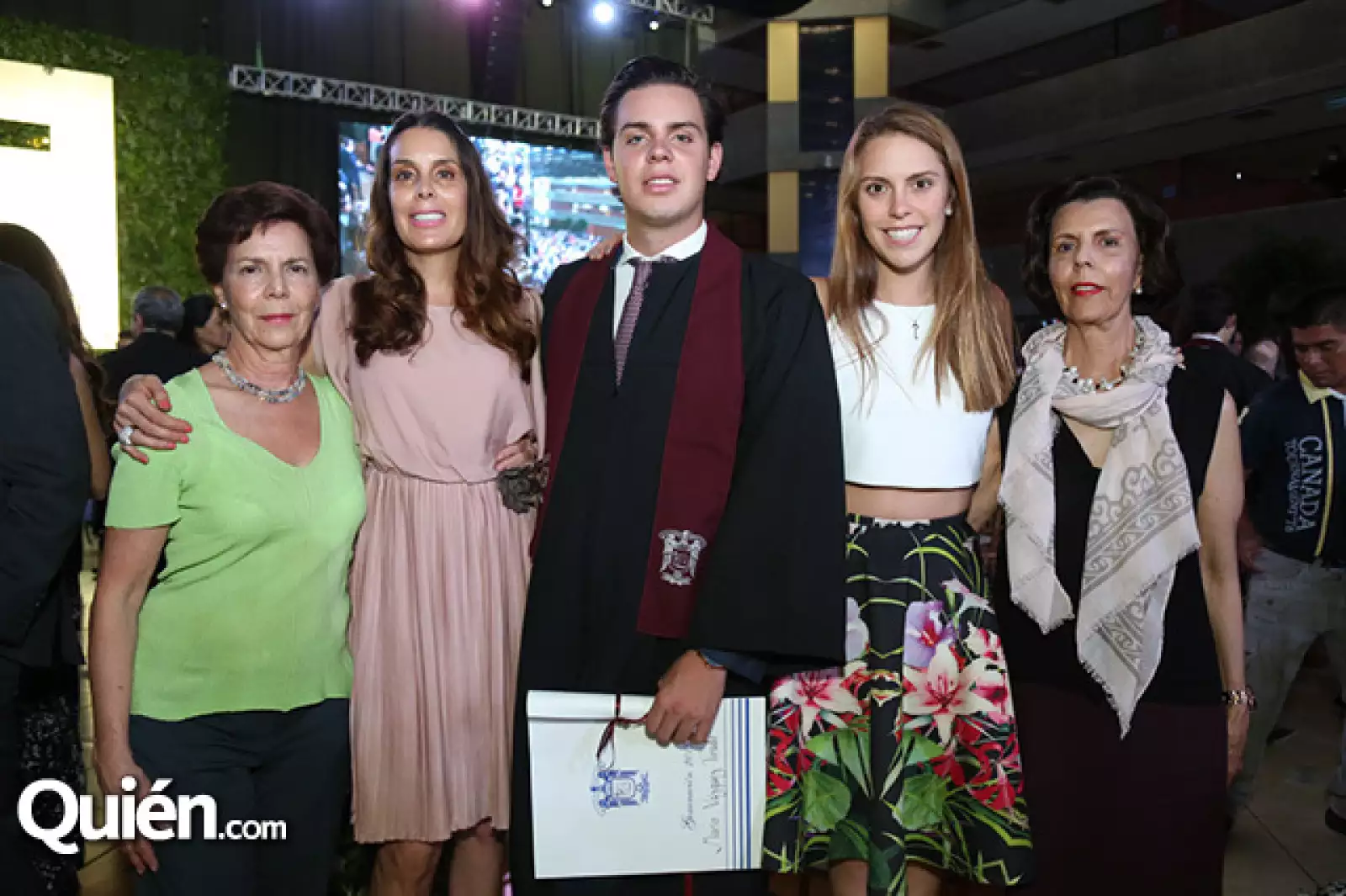 Ana Cristina Mayer, Luliana Vázquez, Mario Vázquez, Jimena Vázquez y Luli Mayer