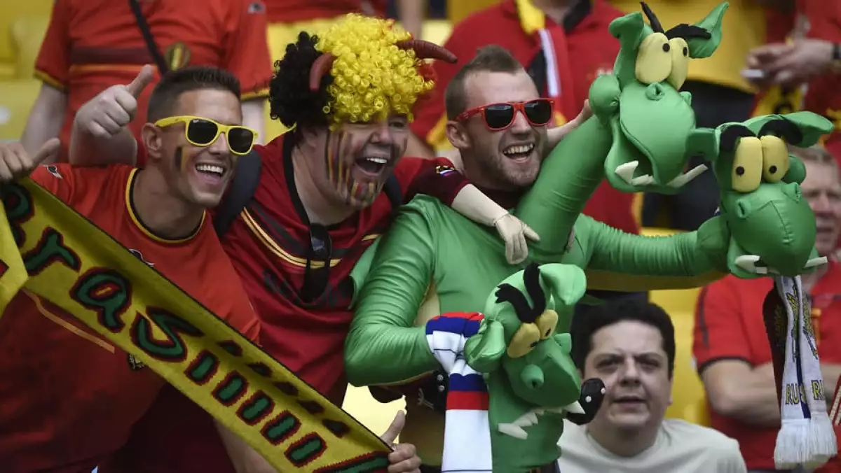 El colorido, característica de los aficionados belgas en el partido ante Rusia
