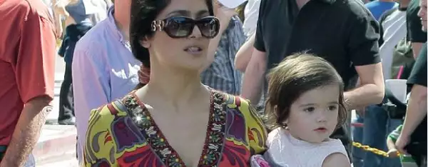 La hija que Salma Hayek tiene con Francois-Henri Pinault, su ahora esposo, tiene asegurado su futuro ya que por derecho recibirá un tercio de la fortuna de la familia Pinault.