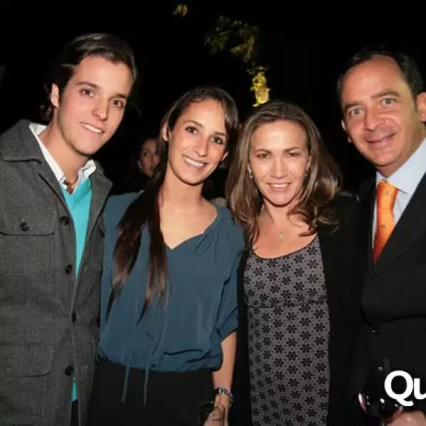 Marco Beteta entrega reconocimientos a los mejores Restaurantes