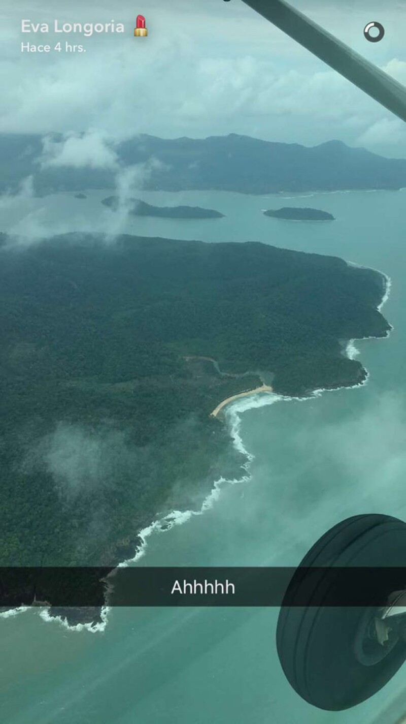 La actriz de 41 años compartió esta foto desde el avión con rumbo a su luna de miel.