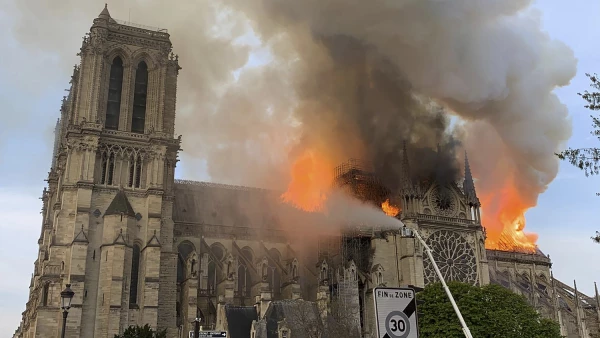 Incendio Notre Dame-11