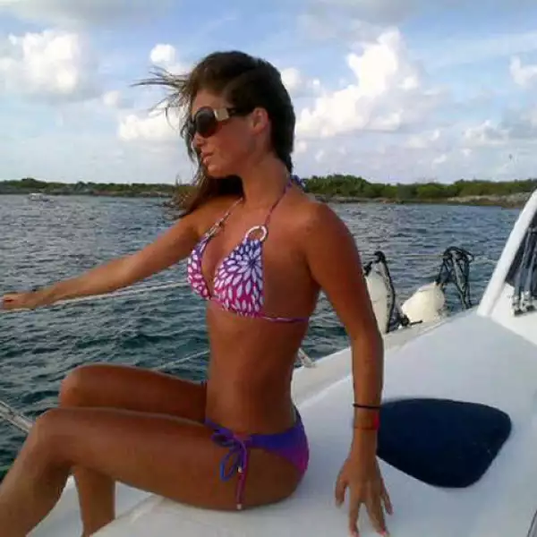 Hace unos días Anahí compartió a través de su cuenta de Twitter una serie de fotografías en las que luce una silueta envidiable.