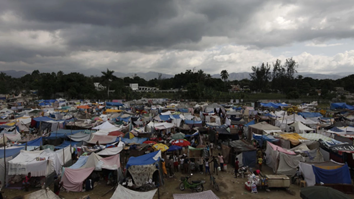 La lluvia añade penurias a miles de haitianos