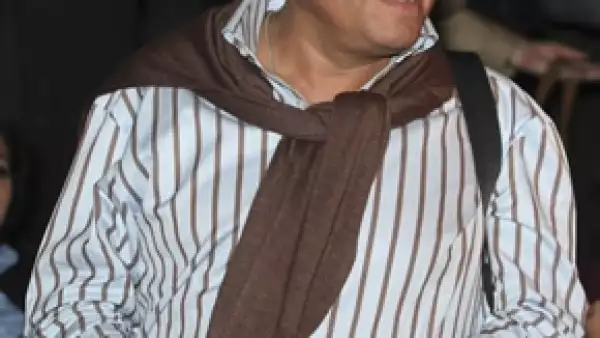 El productor tuvo que pedir permiso a los médicos para salir del centro médico pues se encontraba internado por una infección.