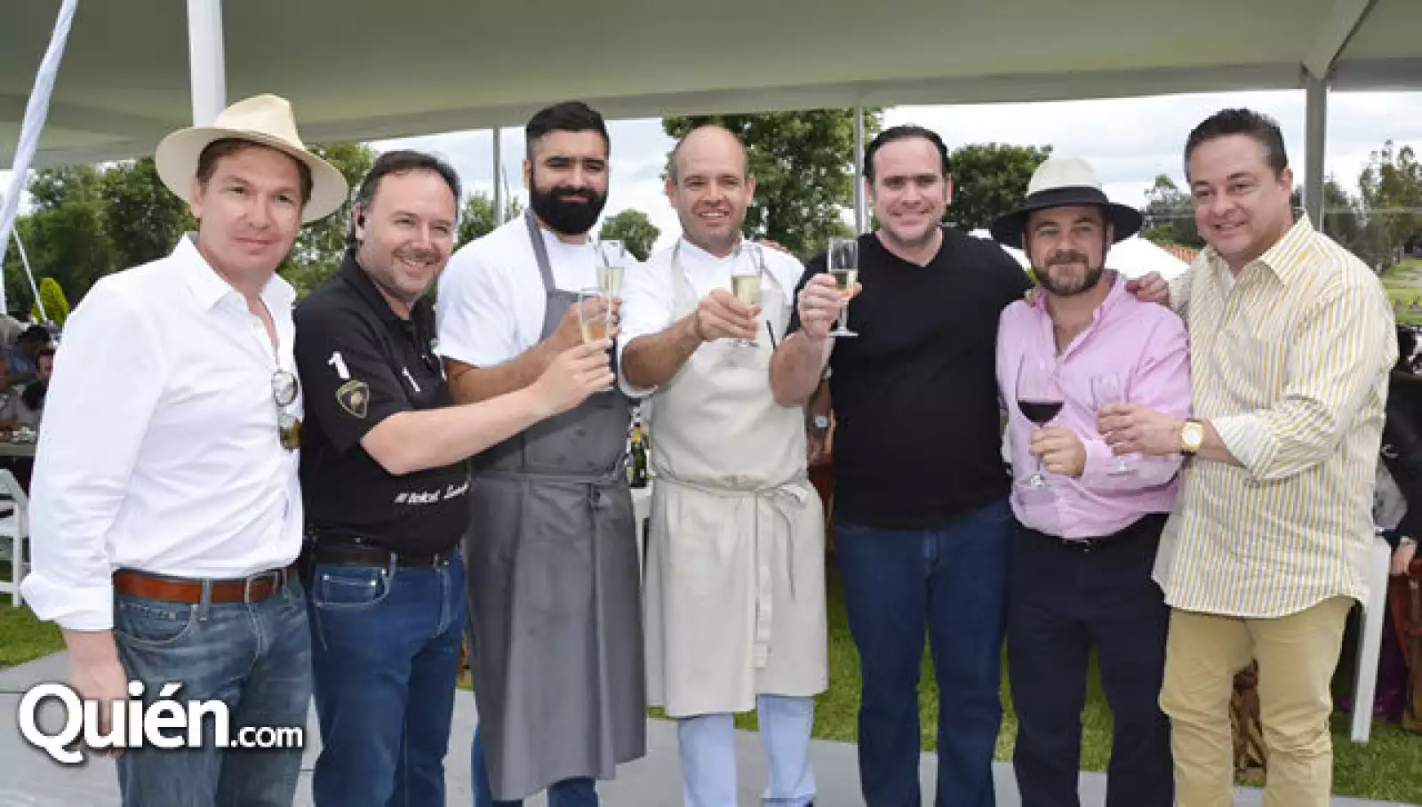Pepe Villareal,Paul Brunet,Francisco Ruano,Alfredo Villares (delantal),Roberto Solís y Fernando Olivera