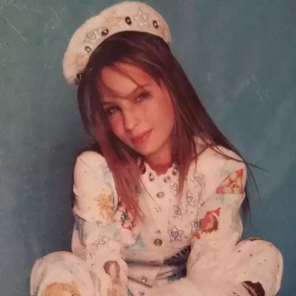 Así se veía la guapa cantante Belinda cuando era niña.