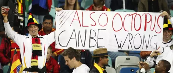 Aquí aficionados alemanes durante el partido contra España.