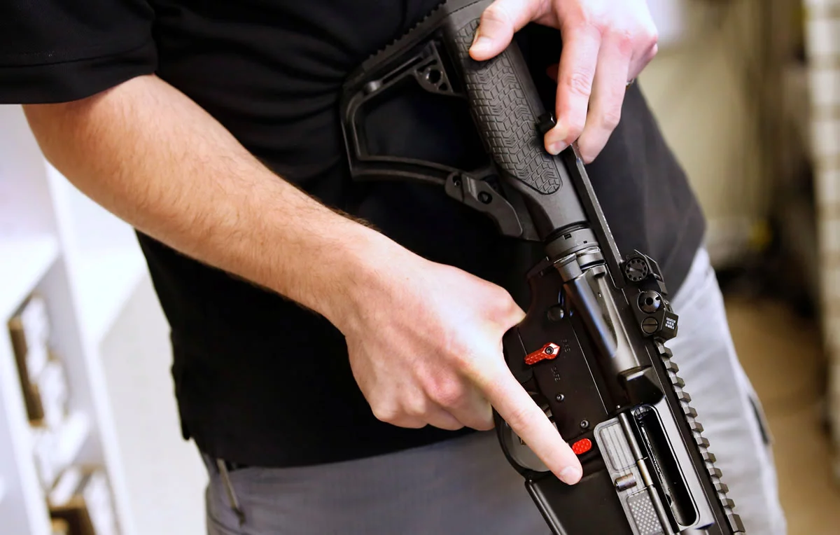 El FBI no tiene el personal suficiente para vigilar por mucho tiempo a todos los sospechosos.