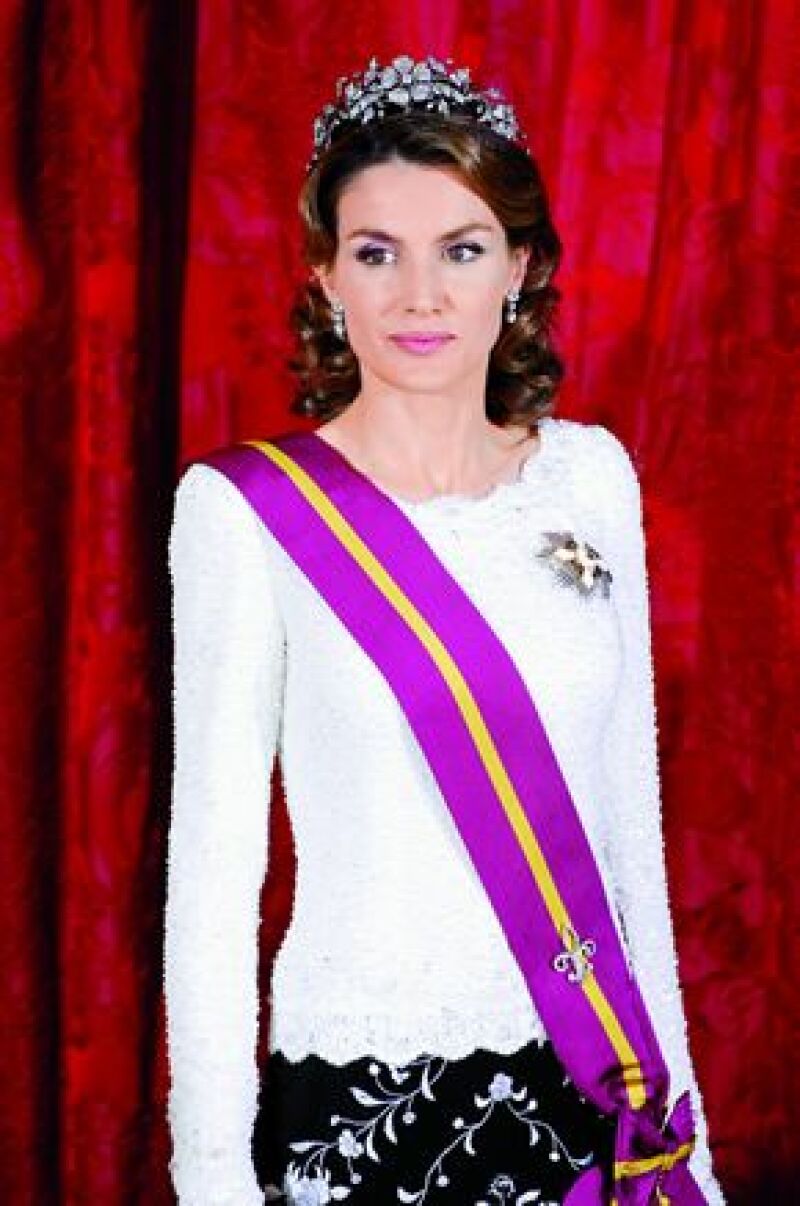 La española Geli del Valle asegura ser prima segunda de la princesa Letizia y en un programa
pidió su ayuda, pues dice, no tiene qué comer.