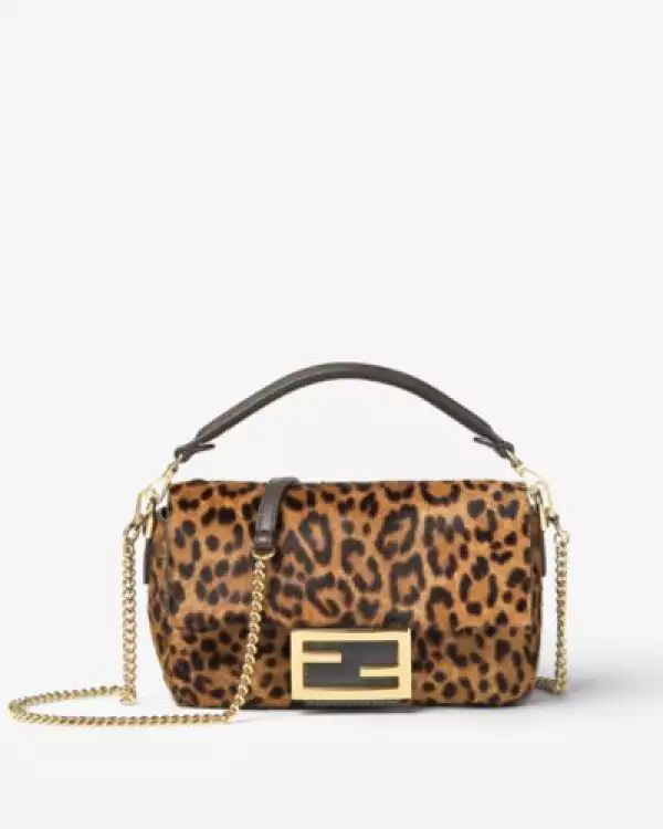 baguette fendi.jpg