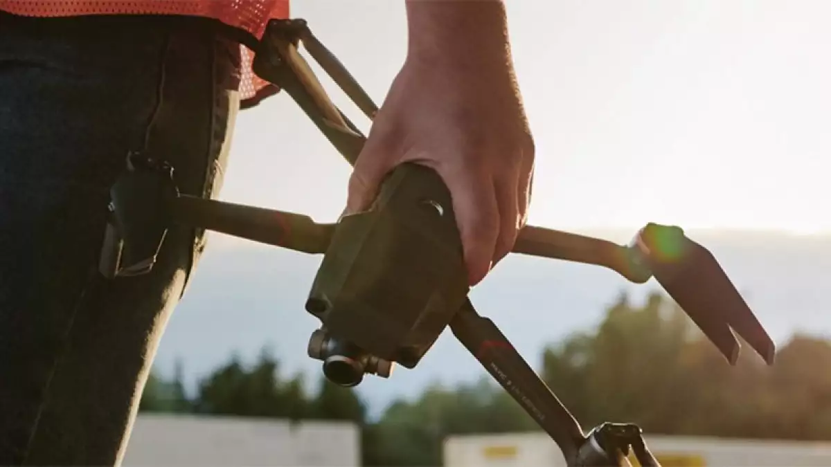 DJI