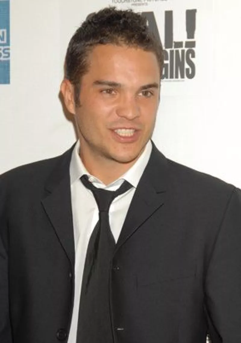 El actor mexicano asegura que `From Mexico with Love´ sale de lo común ahora que se promueve una reforma migratoria y que es un filme que busca inspirar a la gente.