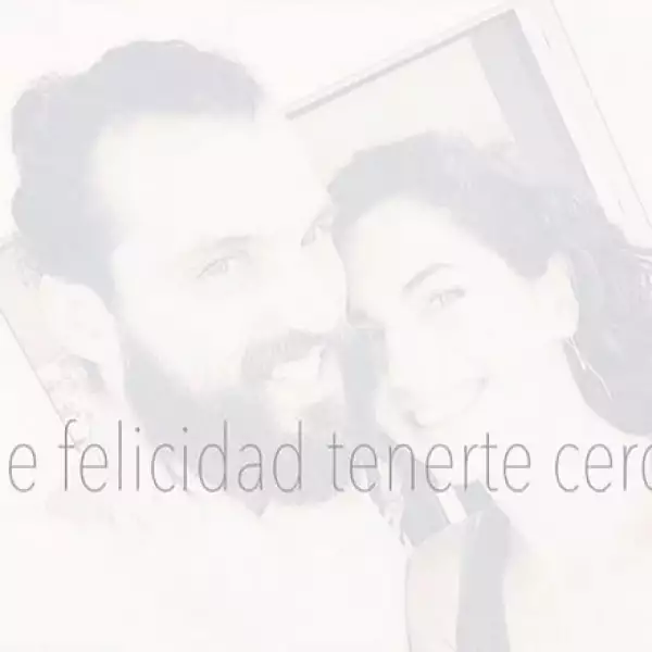 La relación de la pareja se reveló por noviembre del 2014, cuando la actriz publicó una foto de él en su cuenta de Instagram.