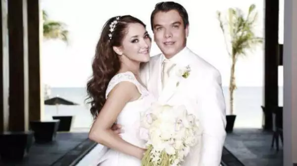 Sherlyn y Gerardo Islas en el día de su boda civil en Cancún.