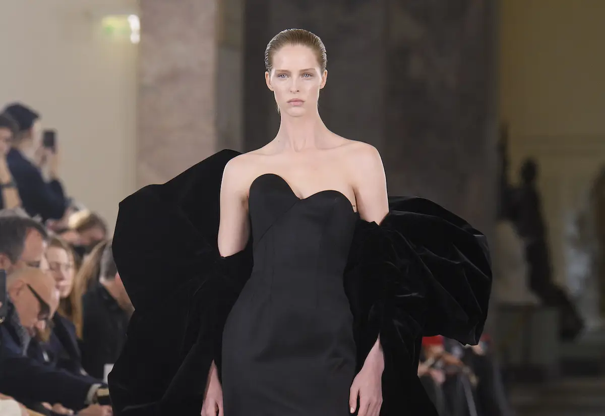 schiaparelli-haute-couture-2023.jpg