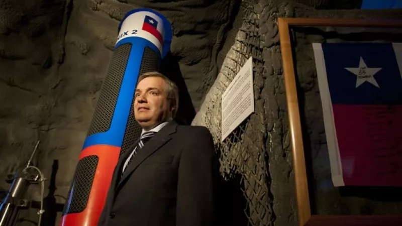 Codelco presenta una muestra sobre los 33 mineros chilenos