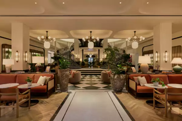 recepción nuevo hotel.png