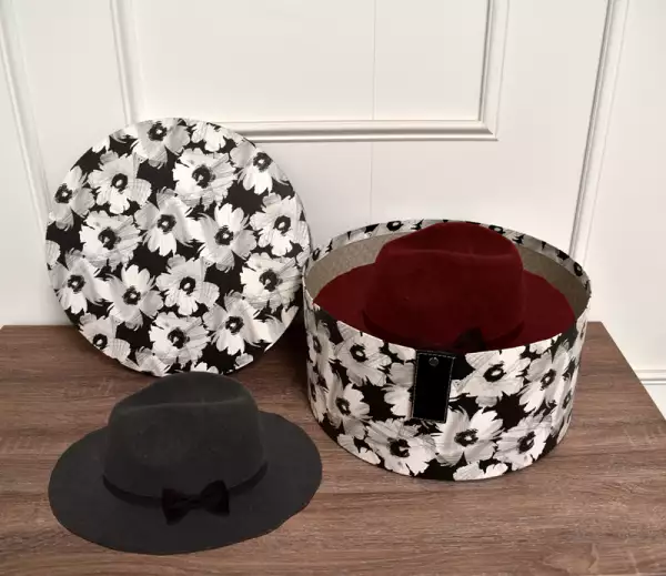SOMBREROS