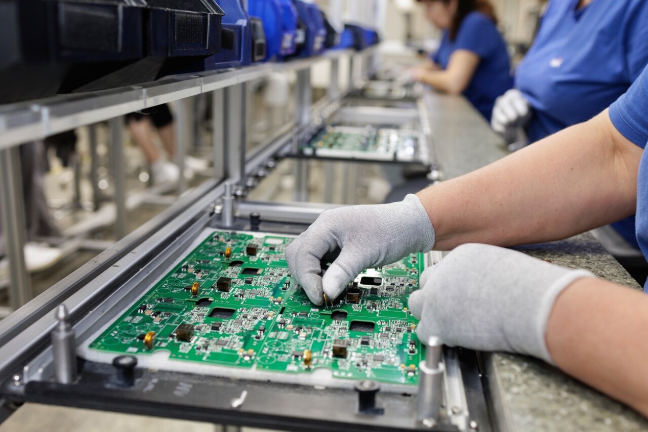 México figura entre los países que exportan la mitad de los bienes para construir la IA