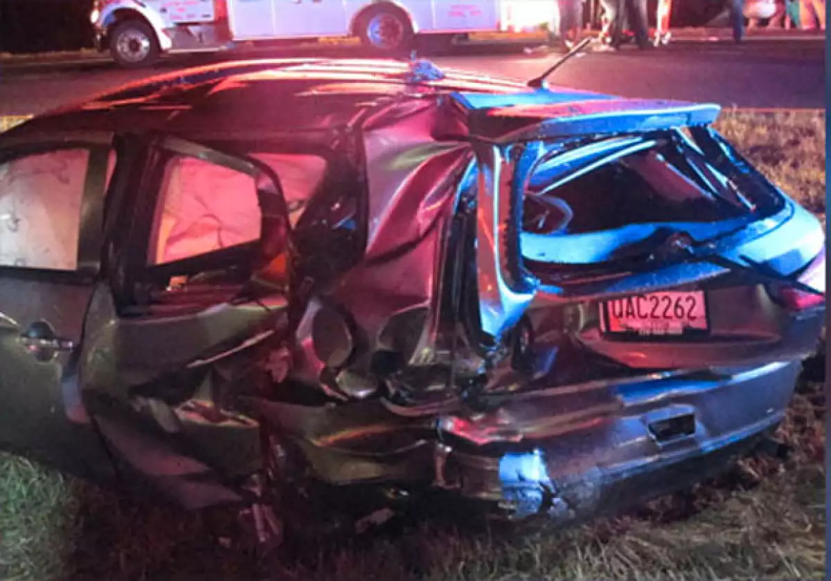 Este fue el auto del chofer de Uber, un Mitsubishi gris.