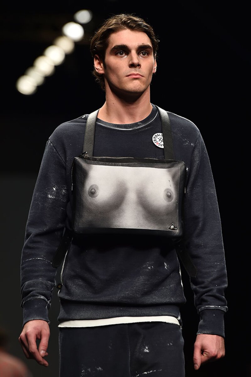 El actor firmó con la agencia de modelos Elite Model Management.