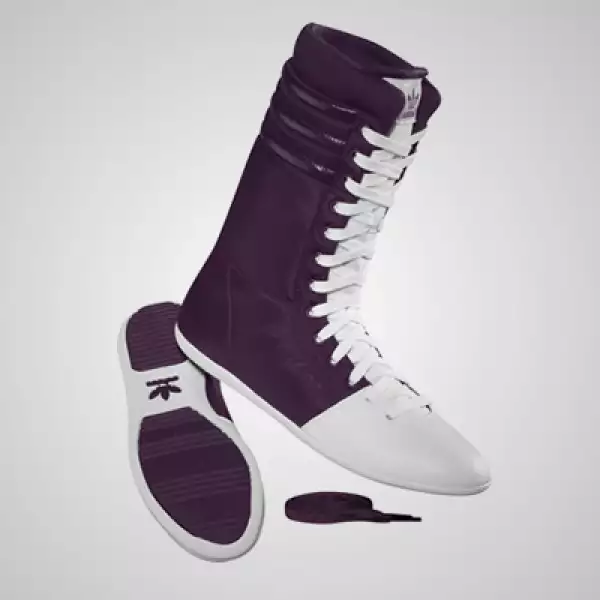 Adicionalmente, la firma presenta su colección “Relace”, la cual ofrece looks modernos especialmente diseñados para las mujeres.