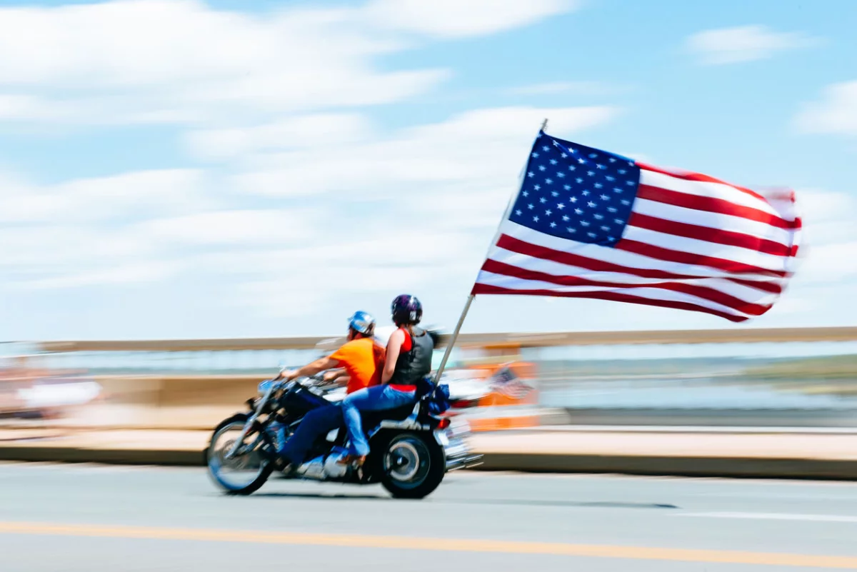 18823 motos harley is ferrantraite.jpg