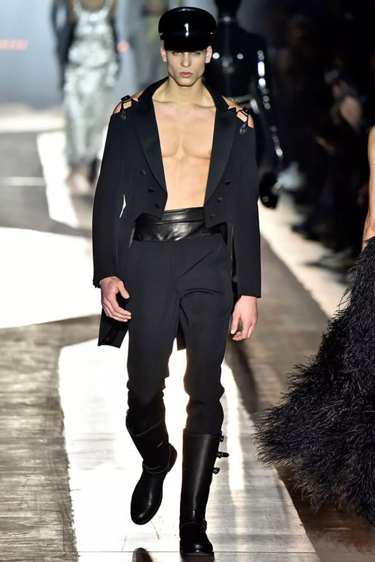 Moschino - Runway - Milan Men's Fashion Week Fall/Winter 2018/19