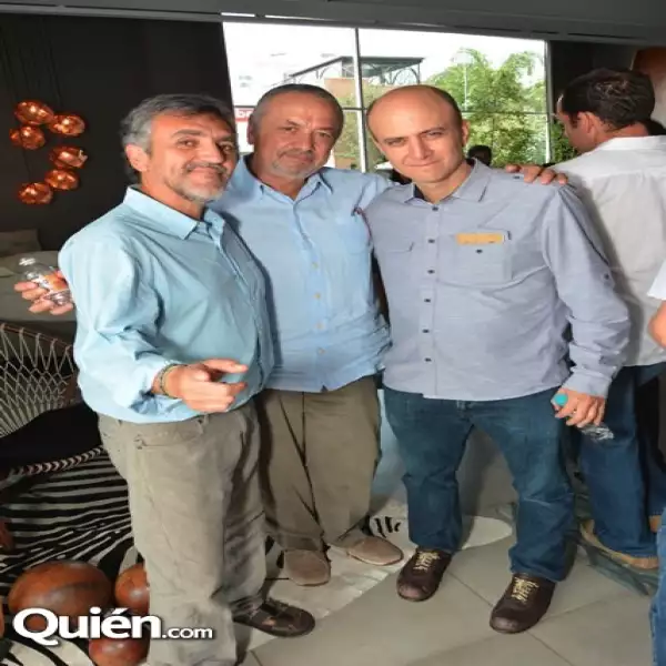 Trino Camacho,Mauricio Martínez,Jis