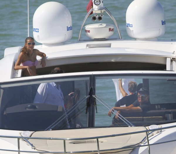 Luis Miguel luce increiblemente relajado durante una salida con amigos