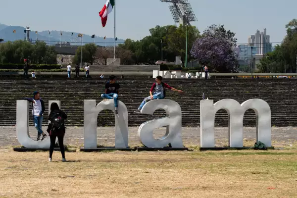 unam