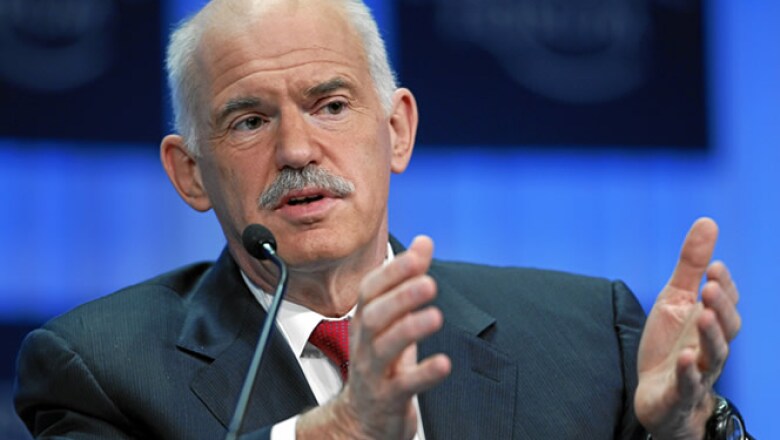 El primer ministro Griego, Geoge Papandreou, negó que su país caiga en impago o requiera reestructurar su gran deuda pública.
