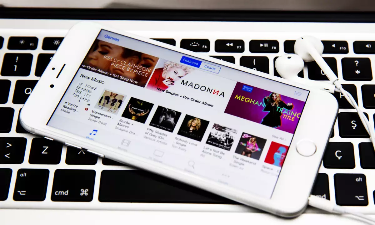El servicio de Apple se vería beneficiado con los contenidos exclusivos de la red de música del rapero Jay Z.