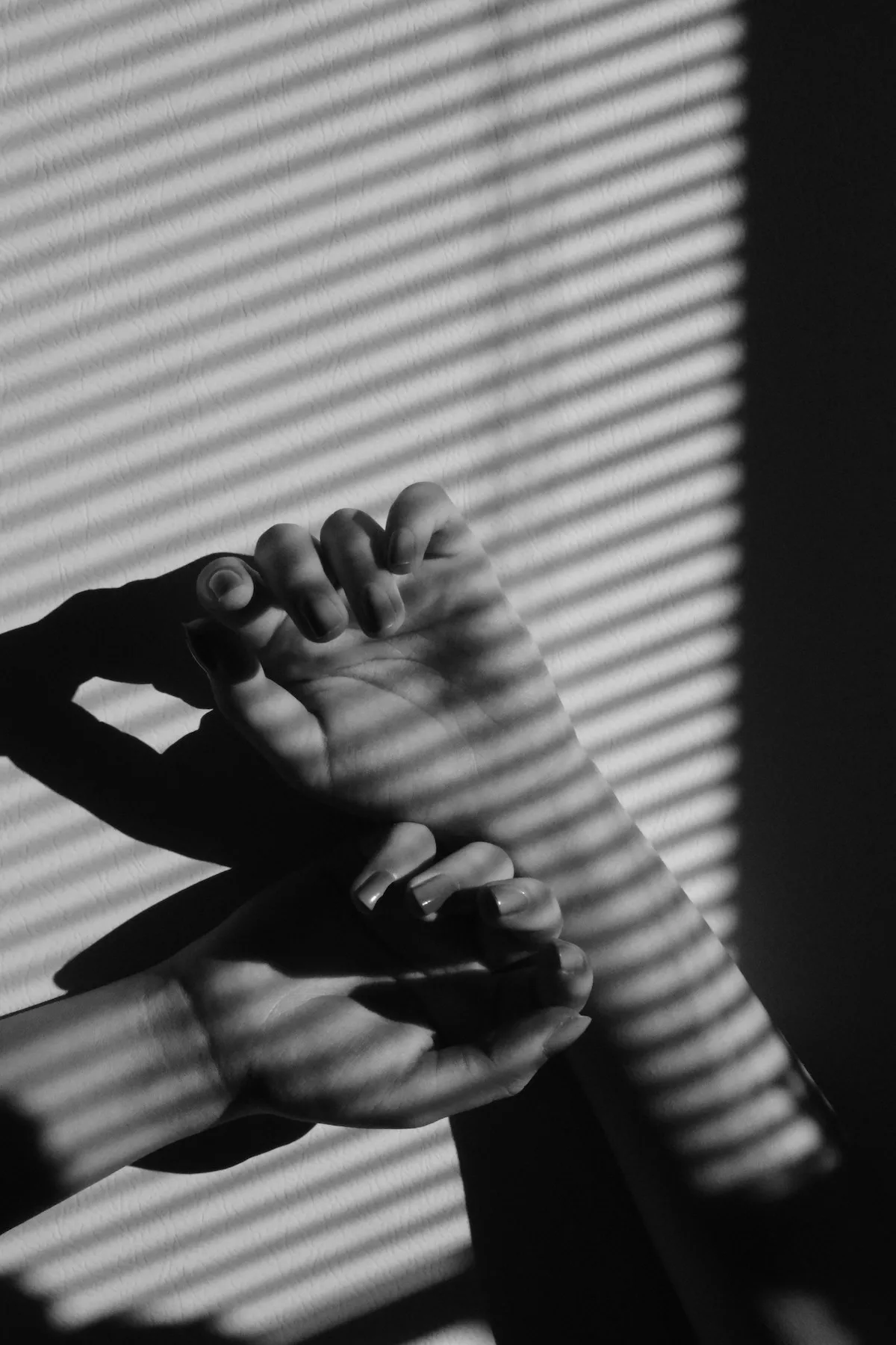 manos sombras 
